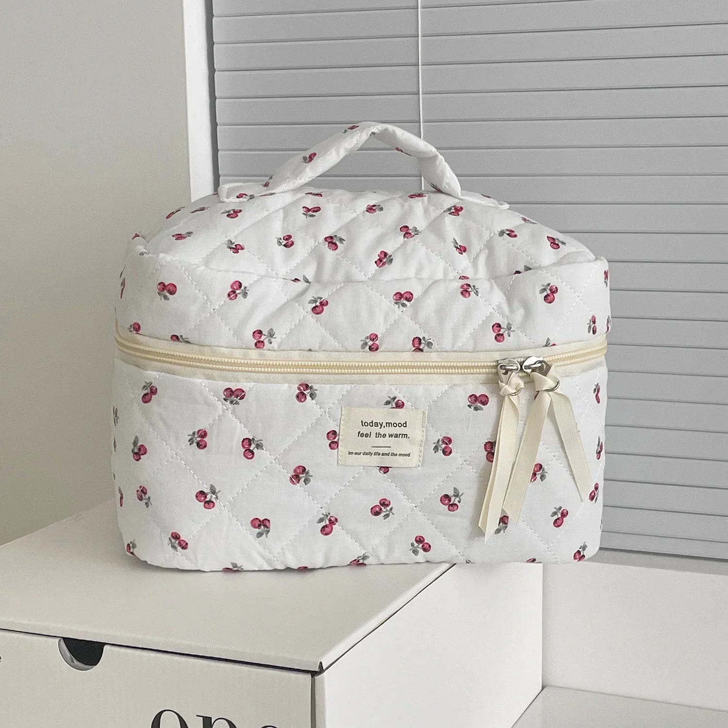 Quilted Berry Travel Makeup Bag - AAMBEASTBRAND