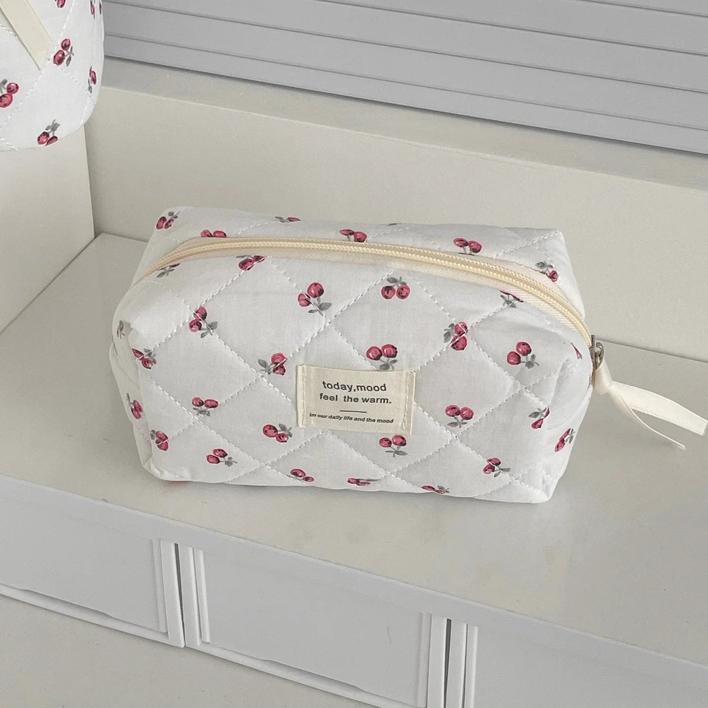 Quilted Berry Travel Makeup Bag - AAMBEASTBRAND