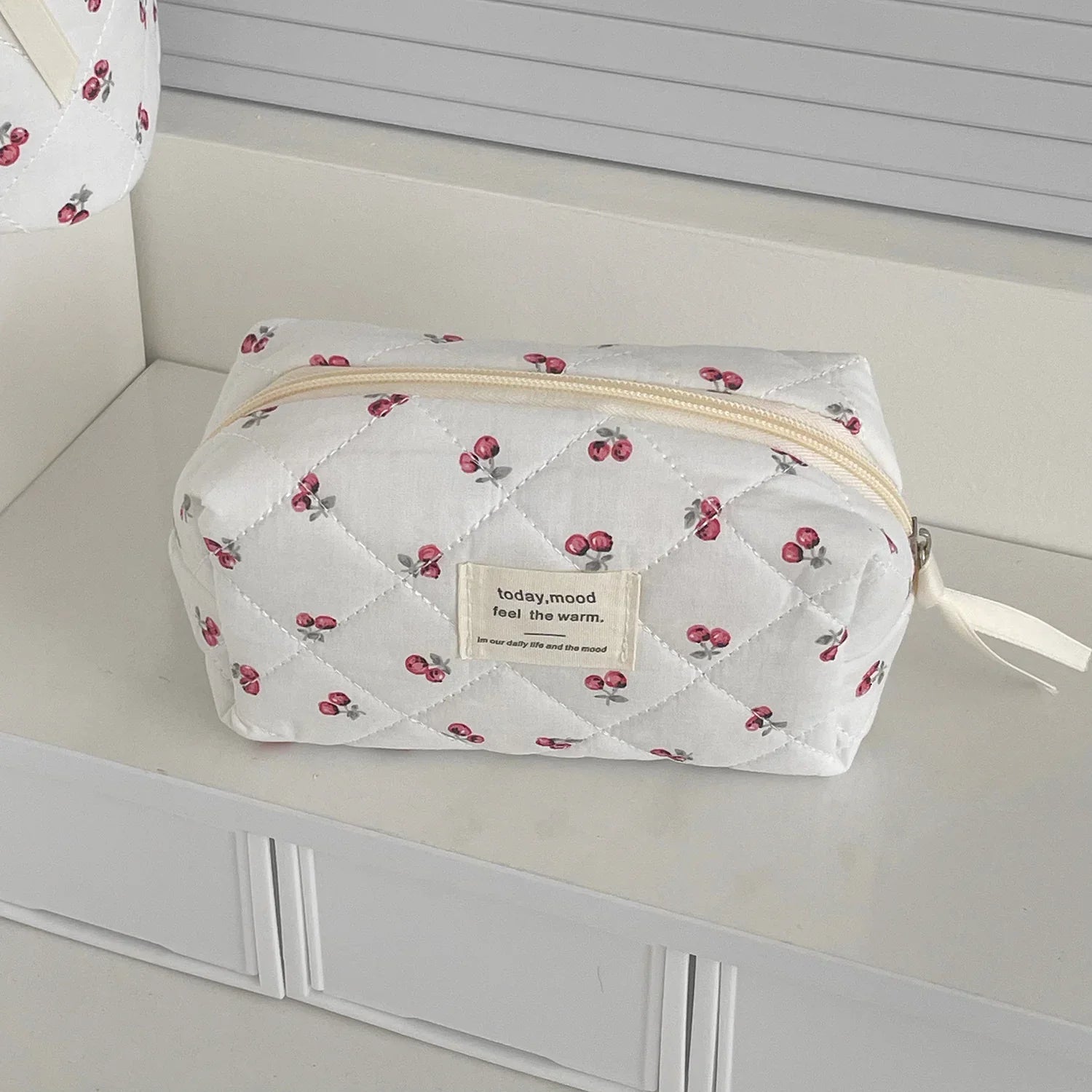 Quilted Berry Travel Makeup Bag - AAMBEASTBRAND