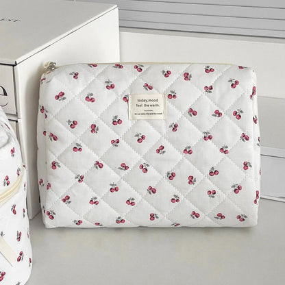 Quilted Berry Travel Makeup Bag - AAMBEASTBRAND