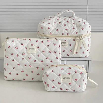 Quilted Berry Travel Makeup Bag - AAMBEASTBRAND